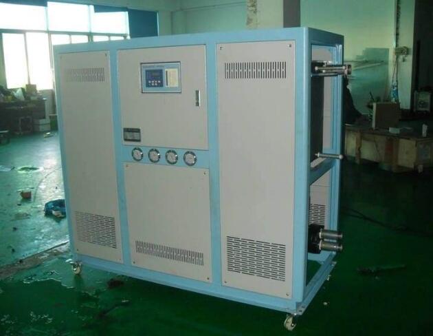 工業(yè)冷水機(jī)冰封堵塞解決方案